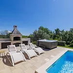 Babudri By Interhome