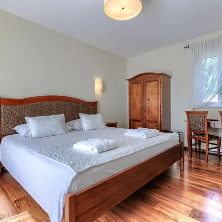 Babudri By Interhome Vila