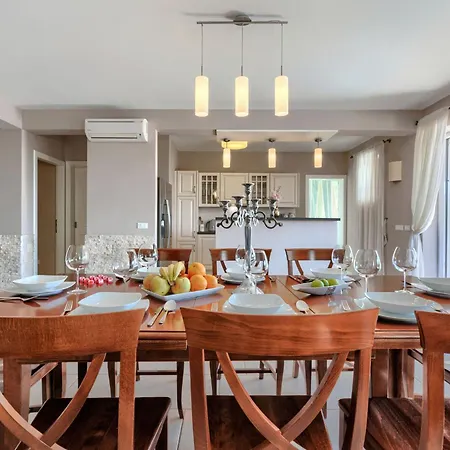 Babudri By Interhome *