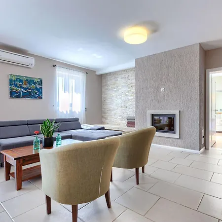 Vila Babudri By Interhome